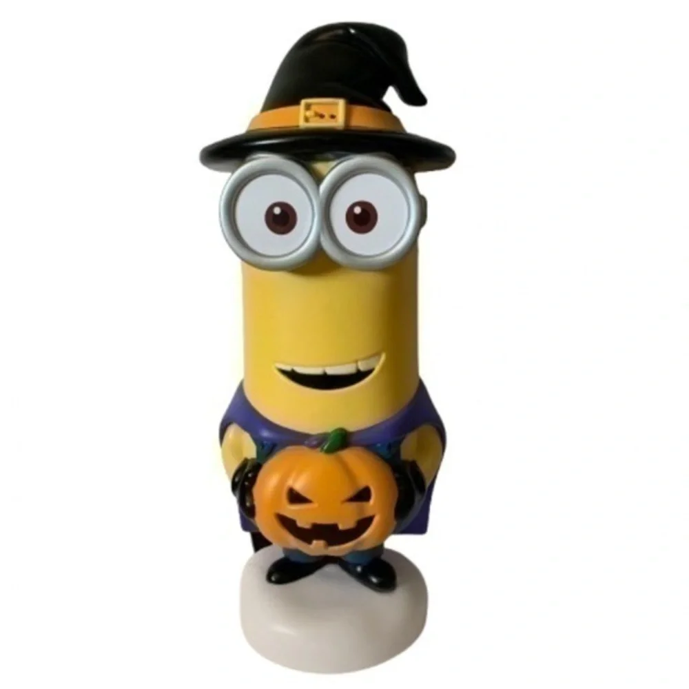 NWT. UNIVERSAL 2-ft LED Minion Kevin Witch Costume Blow Mold